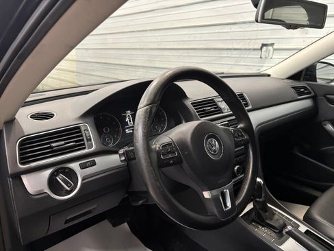 Used 2012 Volkswagen Passat 2.5 SE FWD image 10