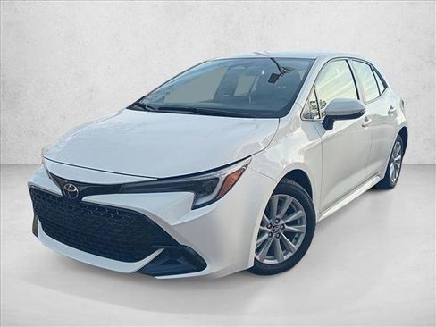 Used 2024 Toyota Corolla SE image 2