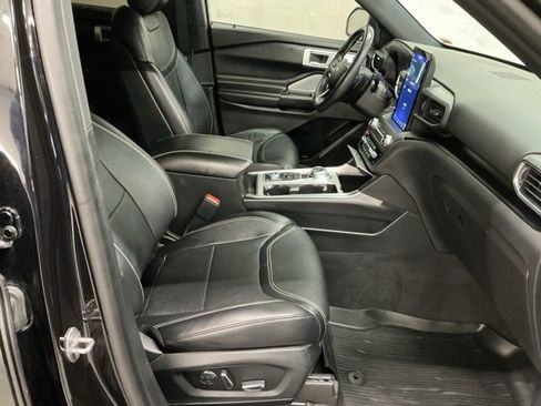 Used 2020 Ford Explorer ST w/ Premium Technology Package image 21