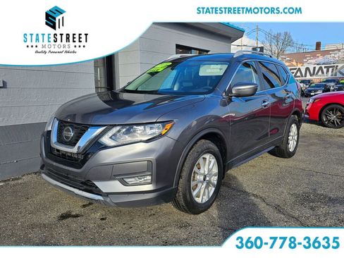 Used 2019 Nissan Rogue SV image 1