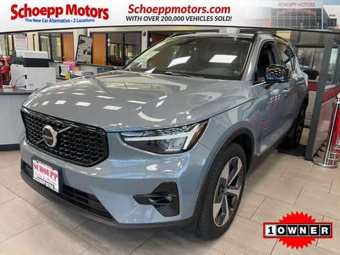 Used 2023 Volvo XC40 B5 Ultimate AWD/4WD image 1