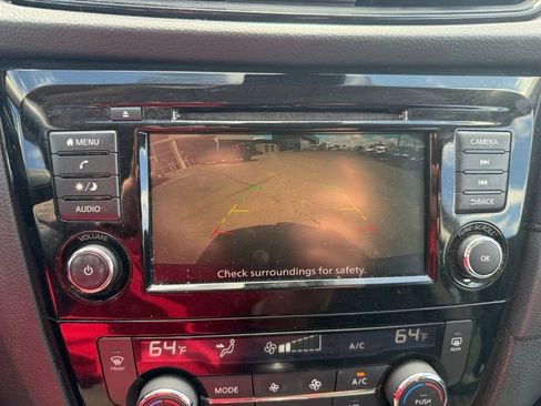 Used 2019 Nissan Rogue SV image 12