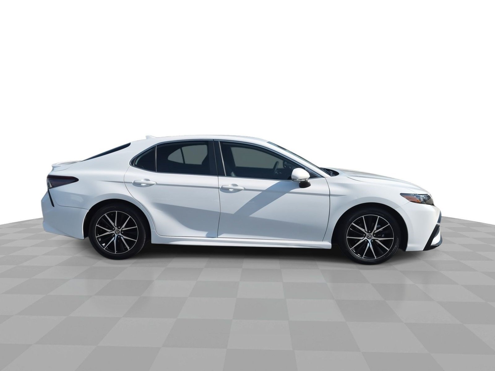 Used 2022 Toyota Camry SE FWD image 9