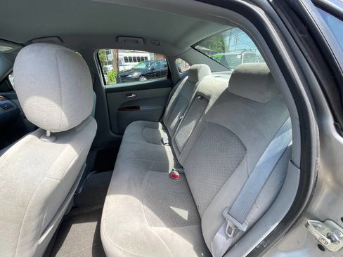 Used 2006 Buick LaCrosse CX FWD image 11