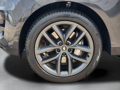 Used 2024 Land Rover Range Rover Sport SE image 33
