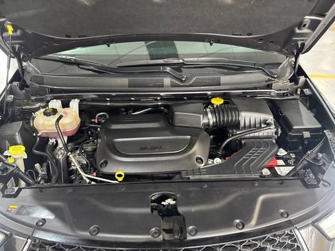 Used 2023 Chrysler Pacifica Touring-L w/ Uconnect Theater Family Group AWD/4WD image 48