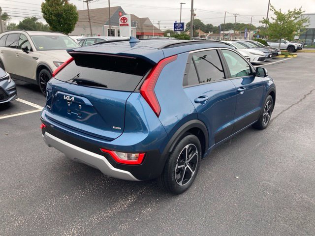 Used 2024 Kia Niro EX w/ EX Cold Weather Package FWD image 9
