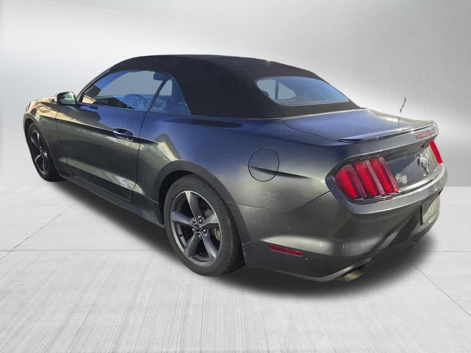 Used 2015 Ford Mustang Convertible w/ Equipment Group 051A RWD image 4