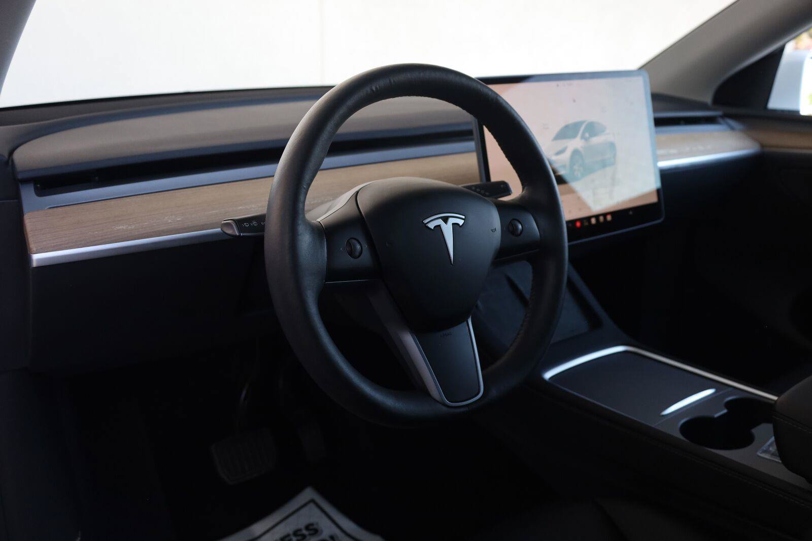 Used 2023 Tesla Model Y Long Range AWD/4WD image 16
