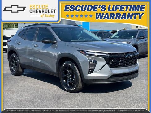 New 2026 Chevrolet Trax LT w/ Sunroof Package FWD image 1