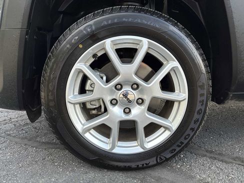 Certified 2023 Jeep Renegade Latitude AWD/4WD image 18