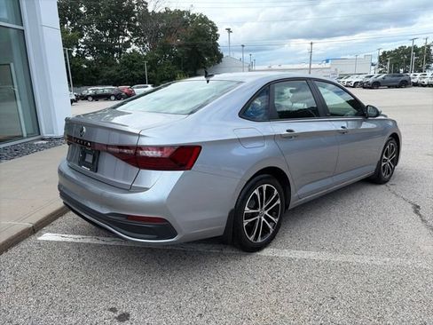 Used 2026 Volkswagen Jetta Sport FWD image 3