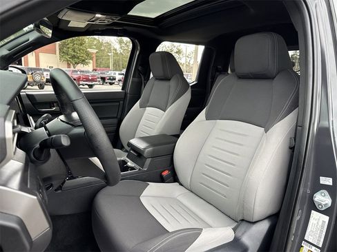 Used 2025 Toyota Tacoma SR5 image 11