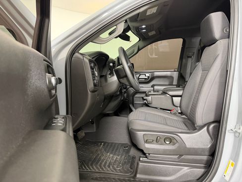 Used 2024 Chevrolet Silverado 1500 Custom Trail Boss AWD/4WD image 5