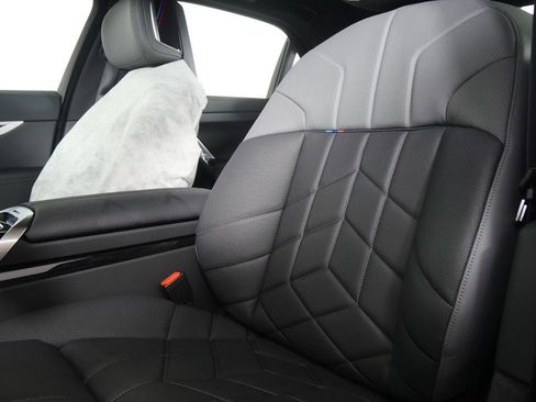 New 2026 BMW 750e xDrive w/ Executive Package image 11