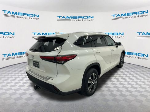Used 2020 Toyota Highlander XLE image 5