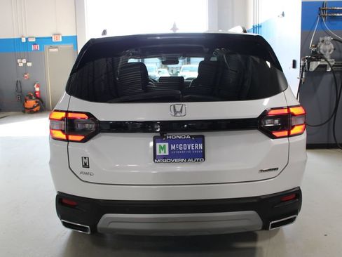 Used 2025 Honda Pilot Touring image 28