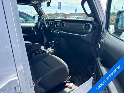 Used 2019 Jeep Wrangler Unlimited Sahara AWD/4WD image 11