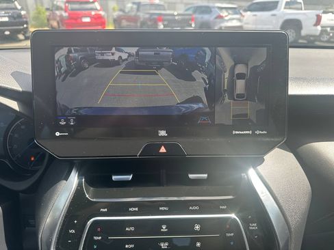 Used 2021 Toyota Venza Limited w/ Advanced Technology Package AWD/4WD image 16