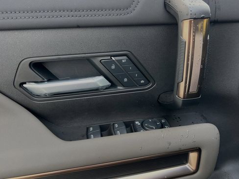 New 2025 GMC Hummer EV 2X w/ Extreme Off-Road Package image 8