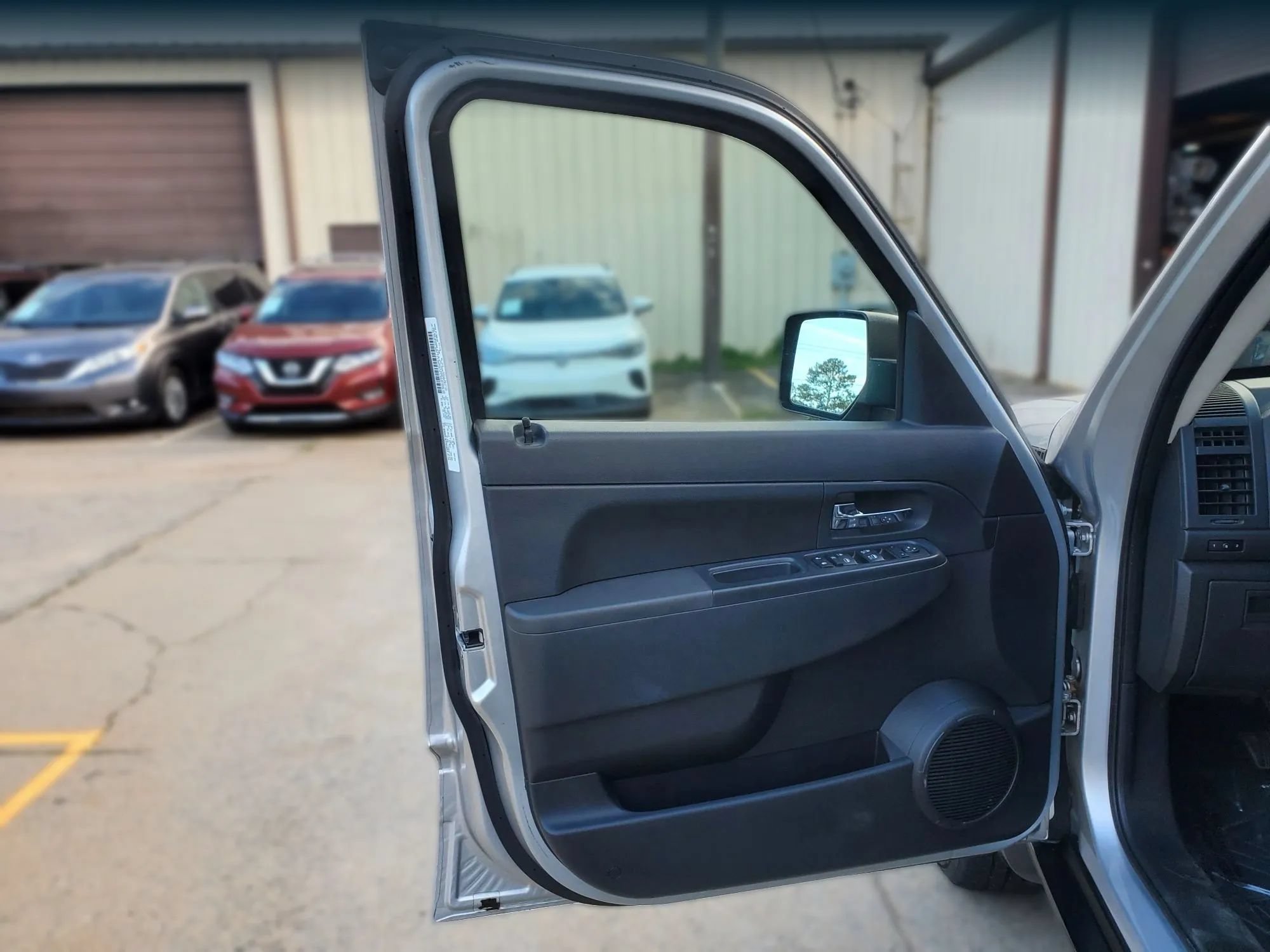 Used 2012 Jeep Liberty Sport AWD/4WD image 19