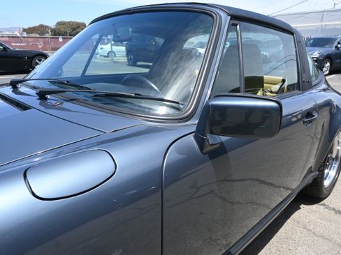Used 1987 Porsche 911 Carrera RWD image 34
