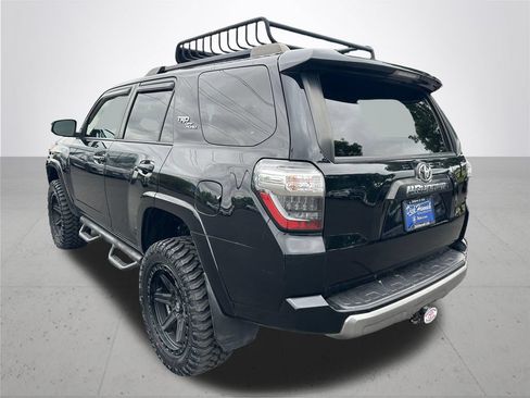 Used 2020 Toyota 4Runner TRD Off-Road Premium AWD/4WD image 9