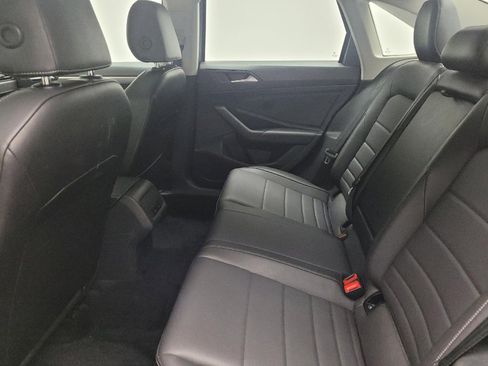 Used 2021 Volkswagen Jetta SE w/ SE Cold Weather Package FWD image 18