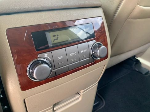 Used 2011 Toyota Highlander Limited FWD image 25