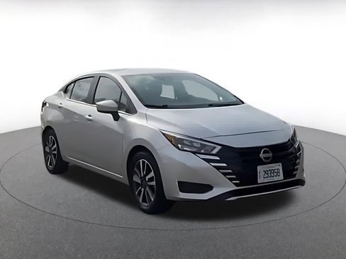 Used 2025 Nissan Versa SV FWD image 3
