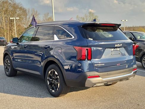 New 2025 Kia Sorento S w/ Panoramic Sunroof Package image 8