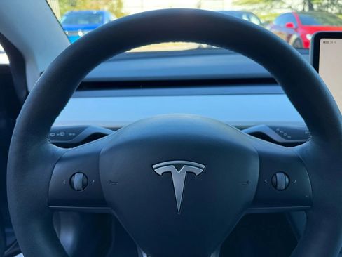 Used 2023 Tesla Model 3 Standard Range image 22
