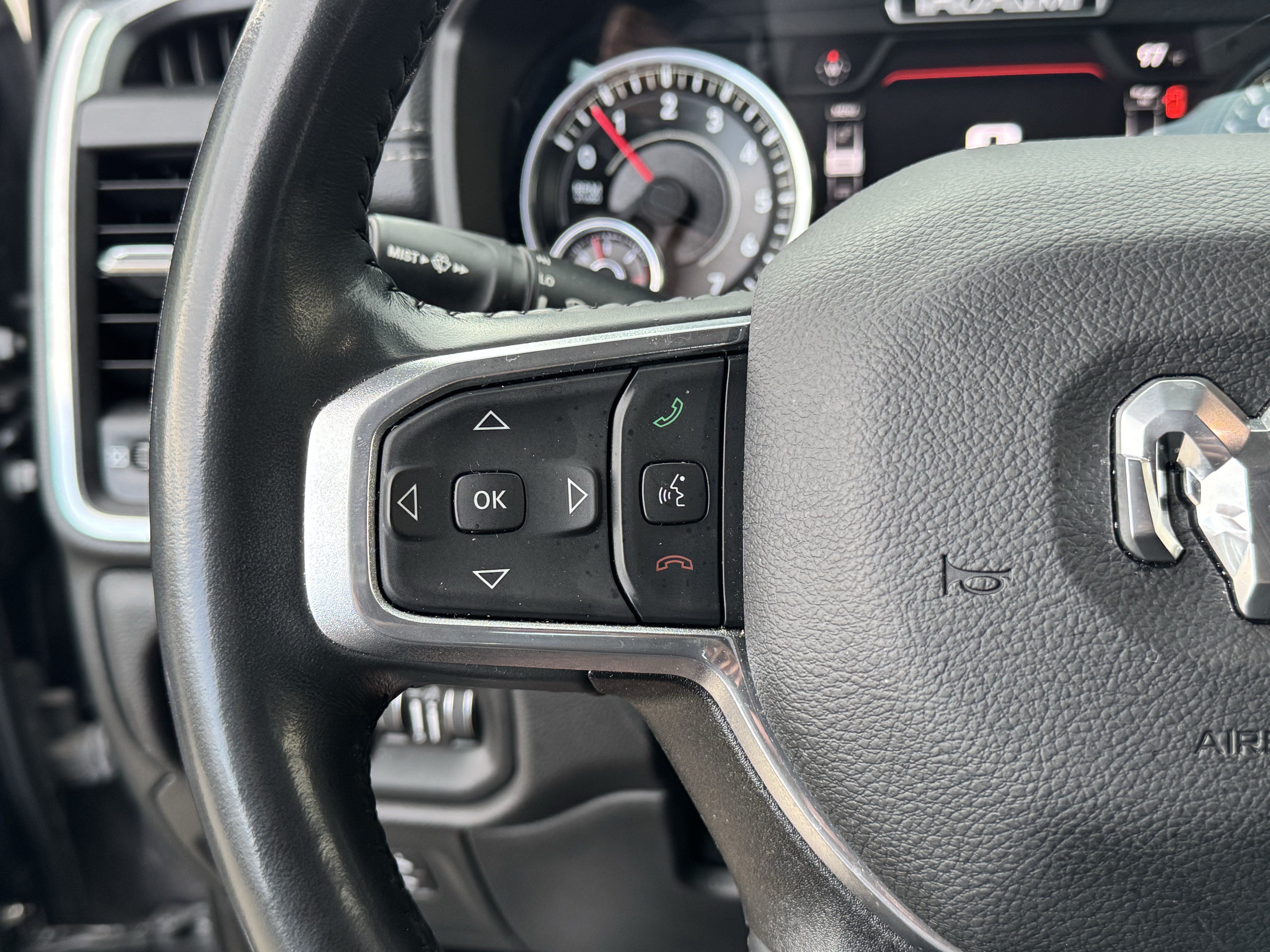 Used 2023 RAM 1500 Laramie RWD image 31