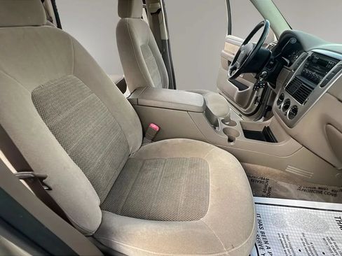 Used 2004 Ford Explorer Sport XLT RWD image 18