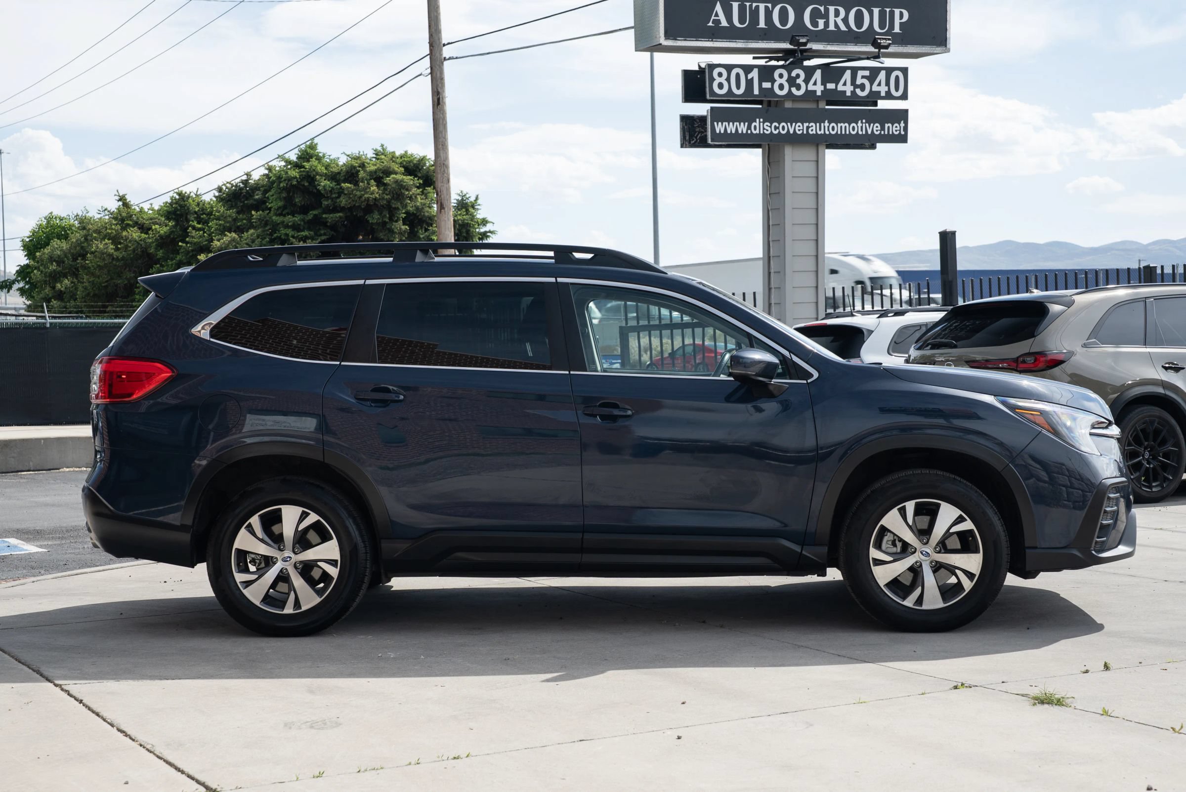Used 2024 Subaru Ascent Premium w/ Convenience Package AWD/4WD image 10