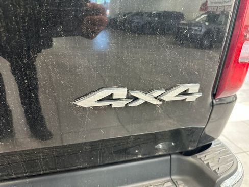 Used 2019 RAM 1500 Laramie AWD/4WD image 10