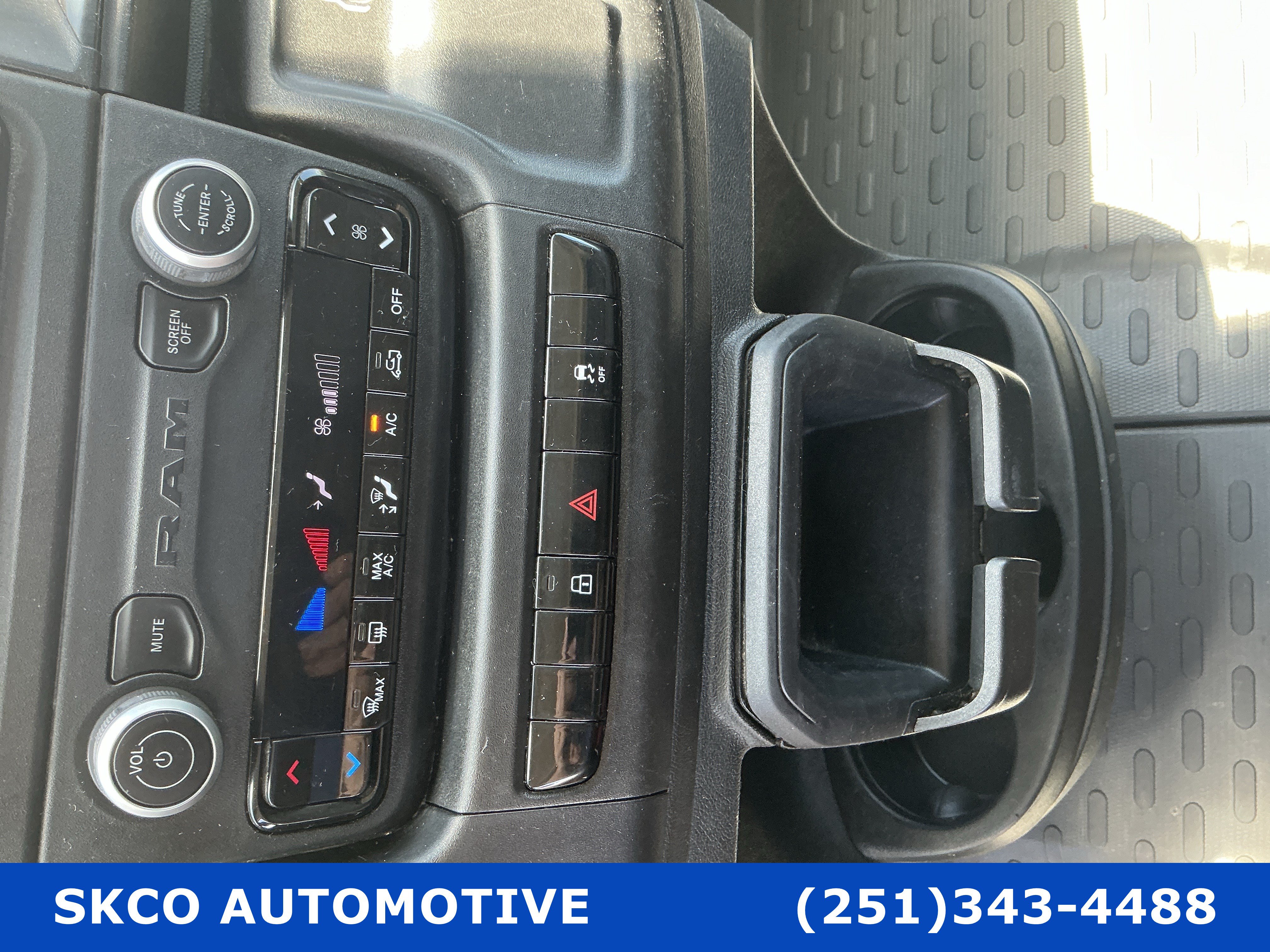 Used 2024 RAM ProMaster 2500 w/ Convenience Group FWD image 25