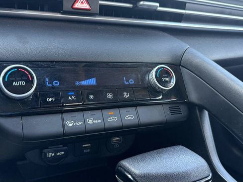 Used 2023 Hyundai Elantra SEL FWD image 23