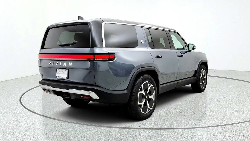 Used 2024 Rivian R1S Adventure Dual AWD/4WD image 5