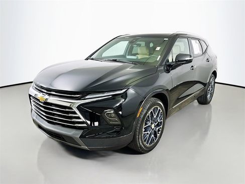 Used 2024 Chevrolet Blazer Premier w/ Driver Confidence II Package image 3