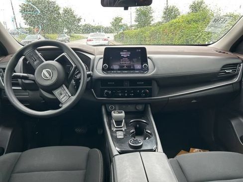 Used 2023 Nissan Rogue S AWD/4WD image 5