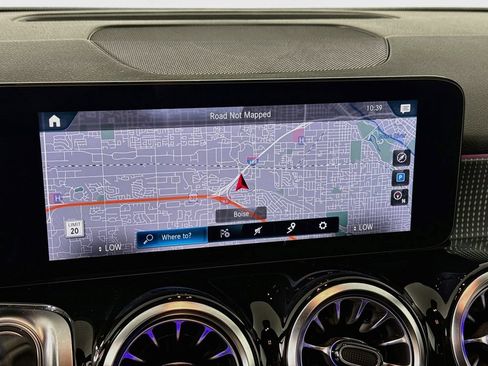 Used 2022 Mercedes-Benz GLB 250 4MATIC image 14