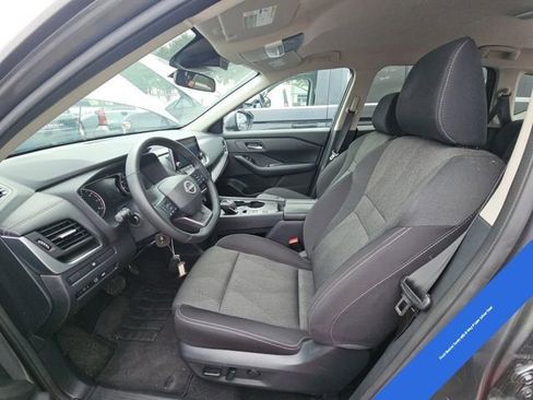 Used 2025 Nissan Rogue SV FWD image 11