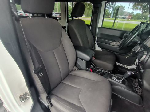 Used 2017 Jeep Wrangler Unlimited Sport w/ Quick Order Package 24S AWD/4WD image 19