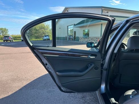 Used 2005 BMW 325xi Sedan AWD/4WD image 20