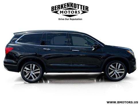 Used 2017 Honda Pilot Touring image 2