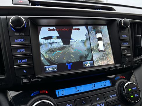 Used 2017 Toyota RAV4 Limited image 33