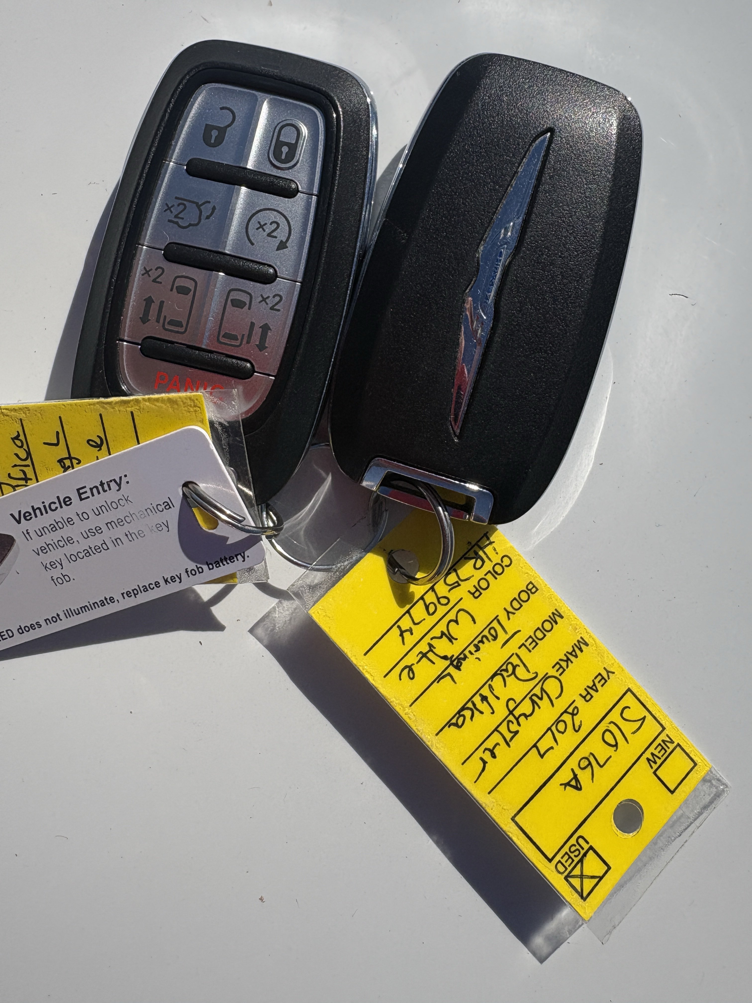 Used 2017 Chrysler Pacifica Touring-L FWD image 18