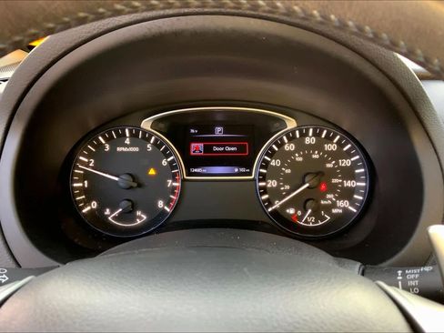 Used 2017 Nissan Altima 2.5 SR w/ Midnight Edition Package image 26