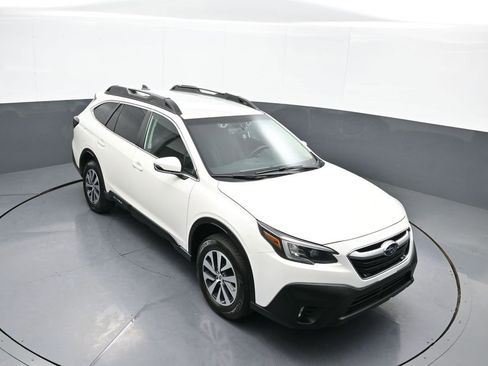Used 2022 Subaru Outback Premium image 35